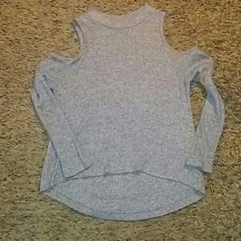 Open shoulder shirt